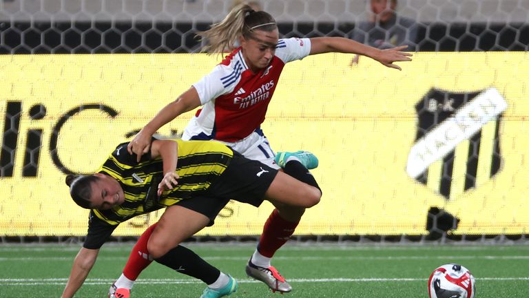 Hanna Wijk of Hacken is challenged by Katie McCabe of Arsenal