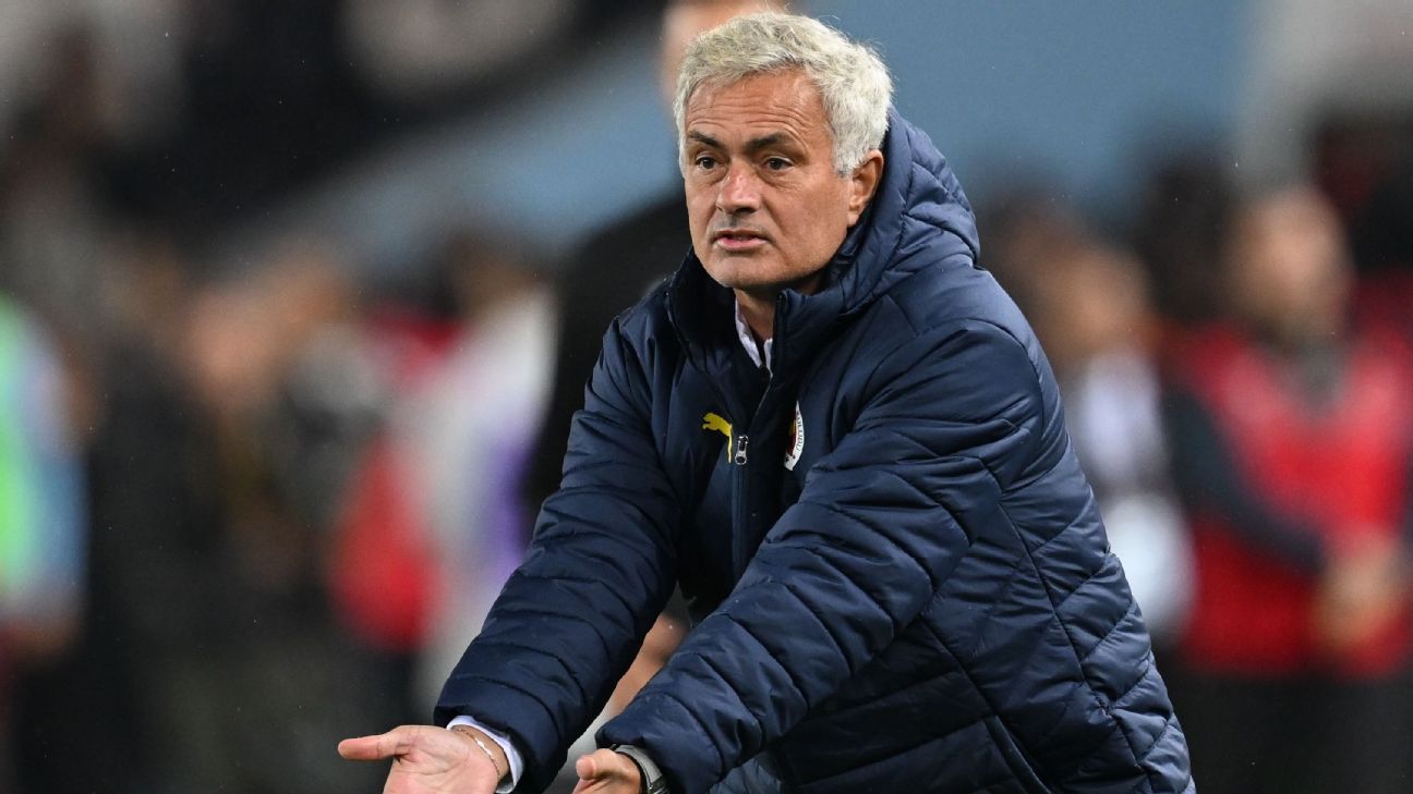 Jose Mourinho rants over VAR, 'half-truths' in Fenerbahce win